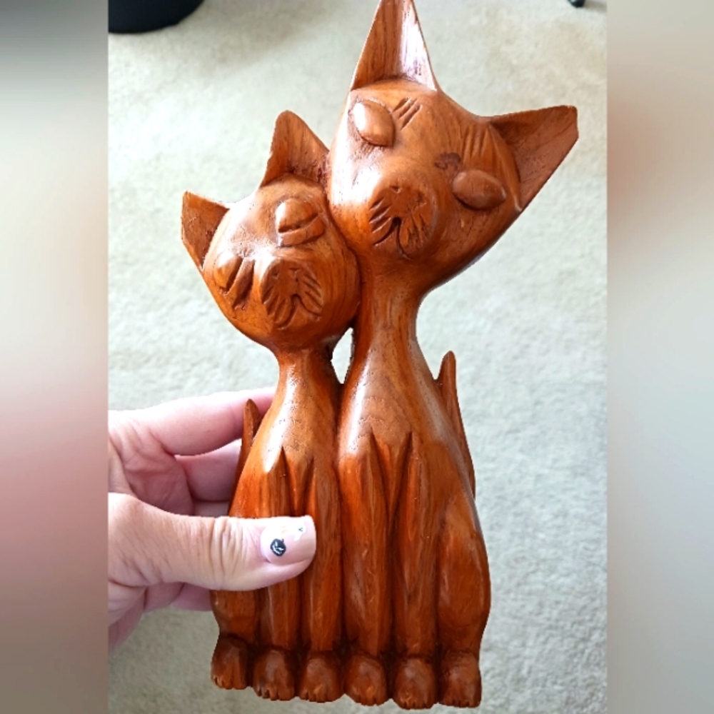 Handcrafted Solid Teakwood Cat & Kitten, made in Thailand, 9.5" tall x 5.5 x 1.5